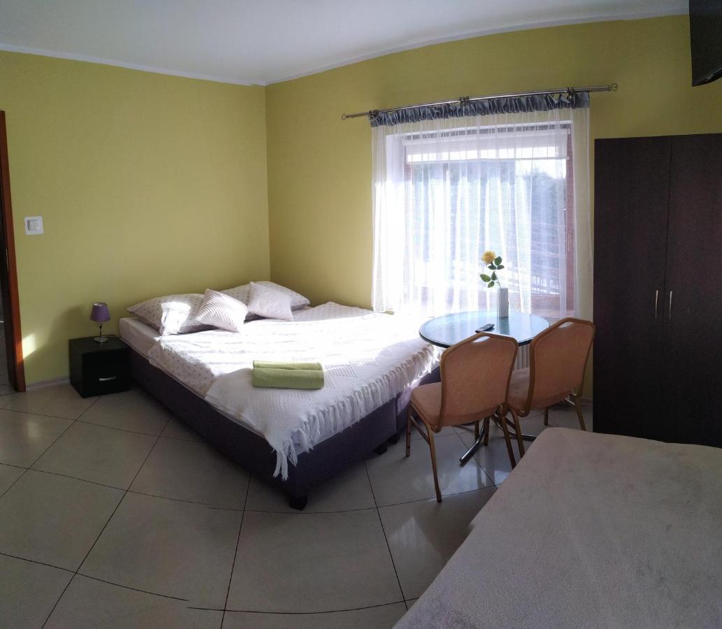 Apartamento Gosciniec W Ogrodzie Brusy Exterior foto